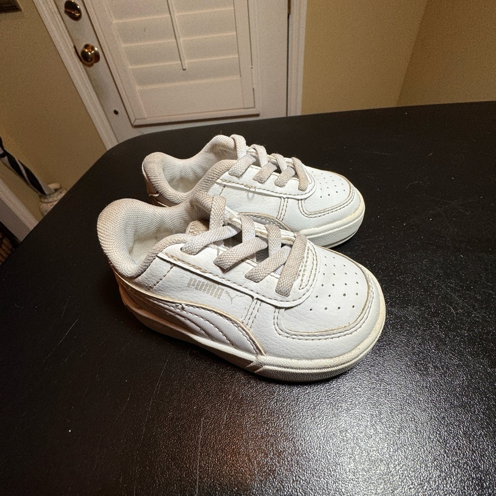 Puma size 5C white sneaker